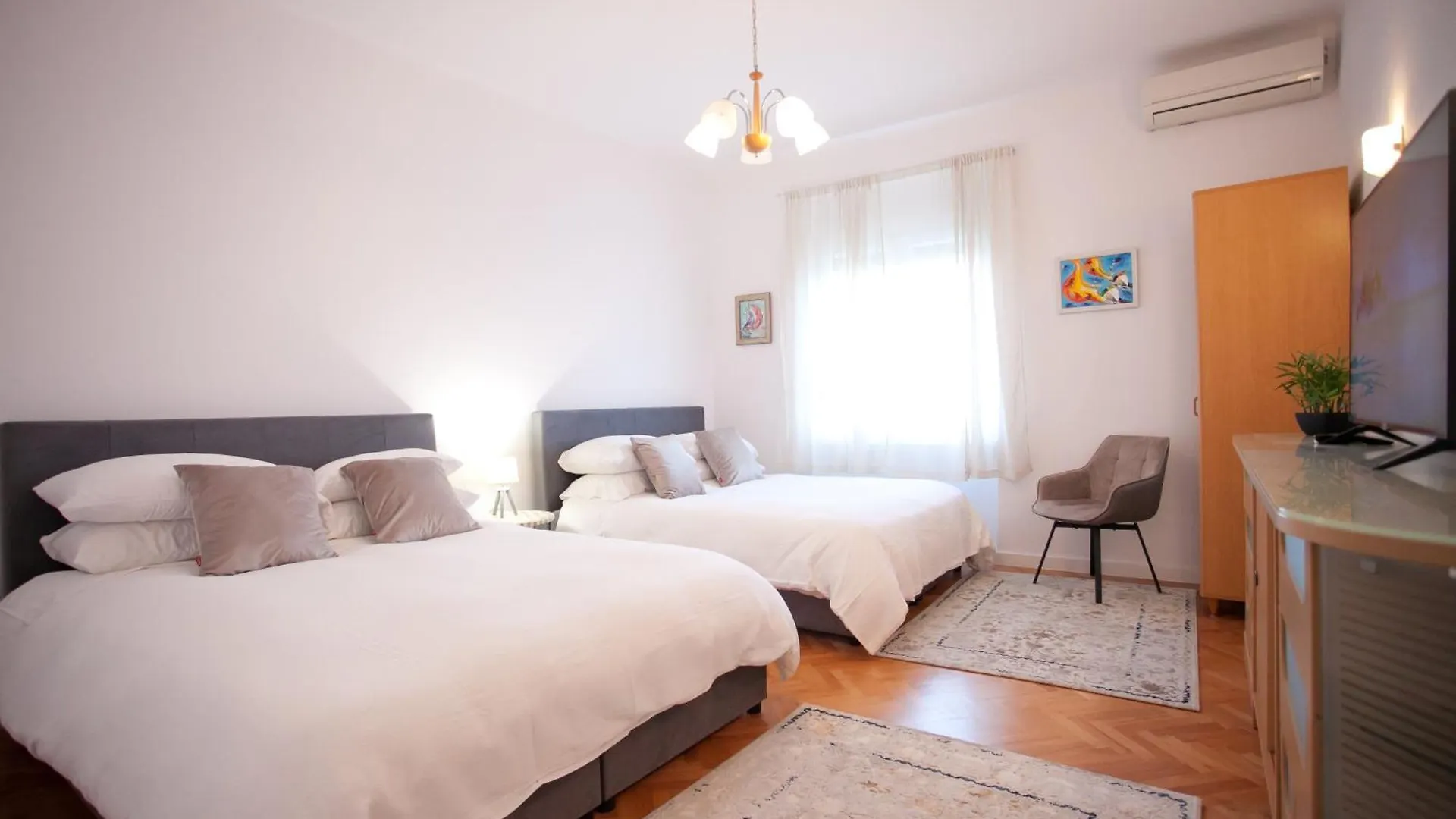 Alida Luxe Apartment Split
