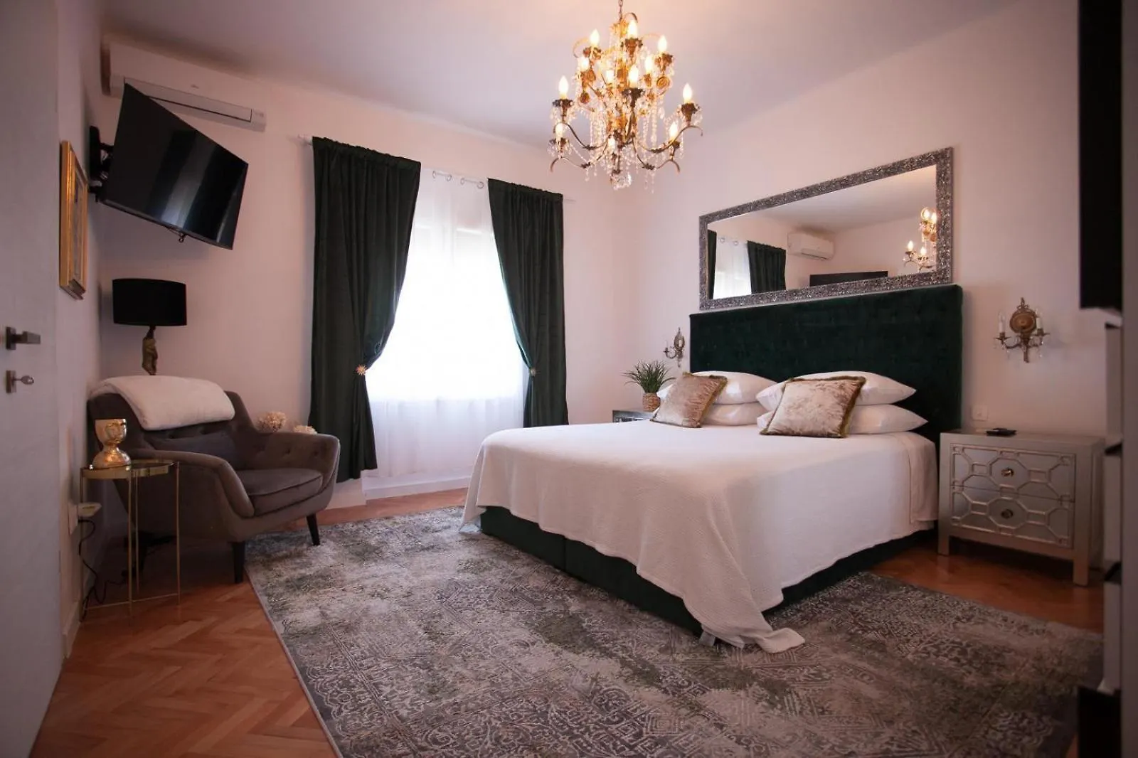 Alida Luxe Apartment Split